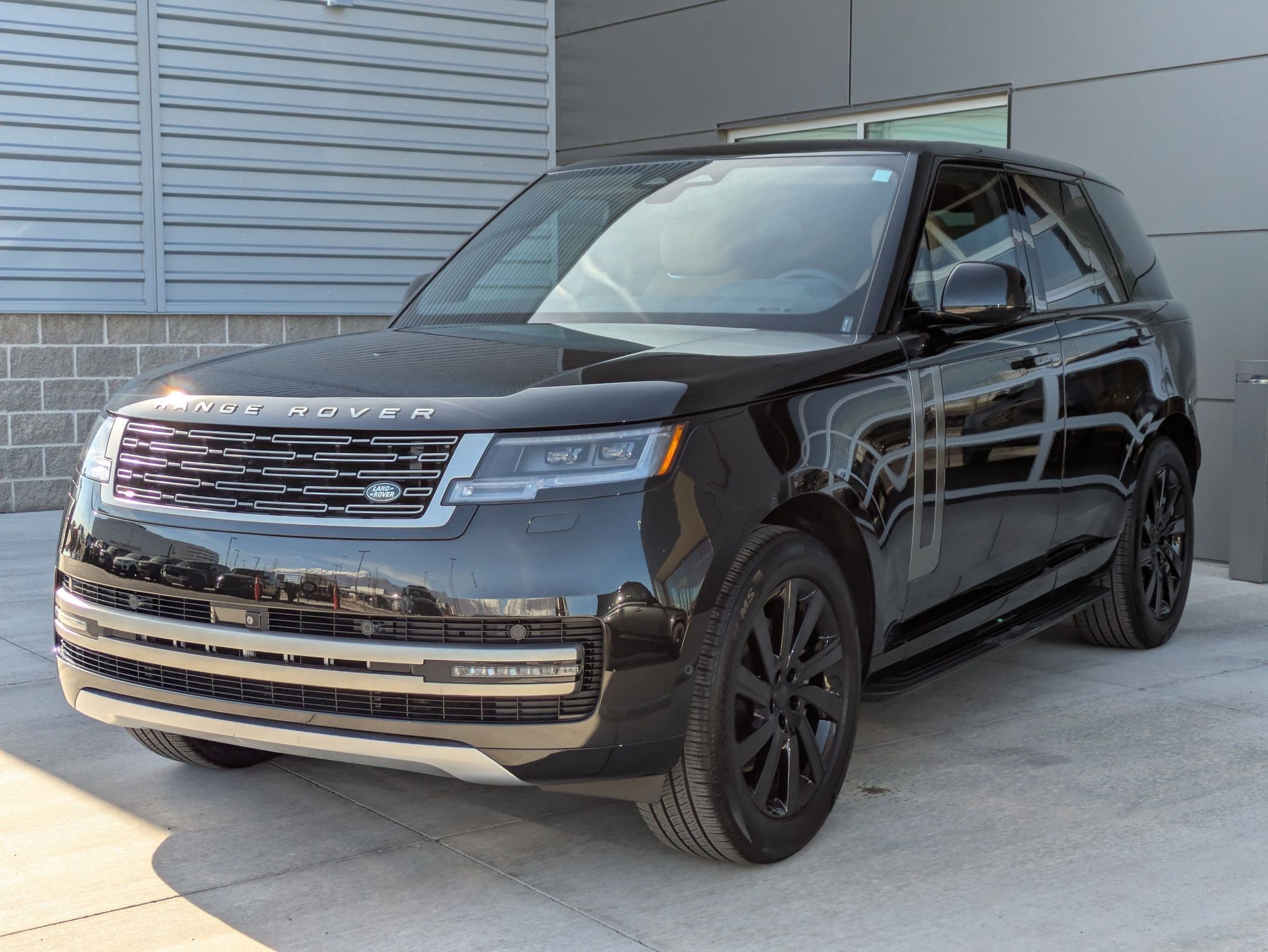 2025 Land Rover Range Rover 3.0 SE SWB's photo