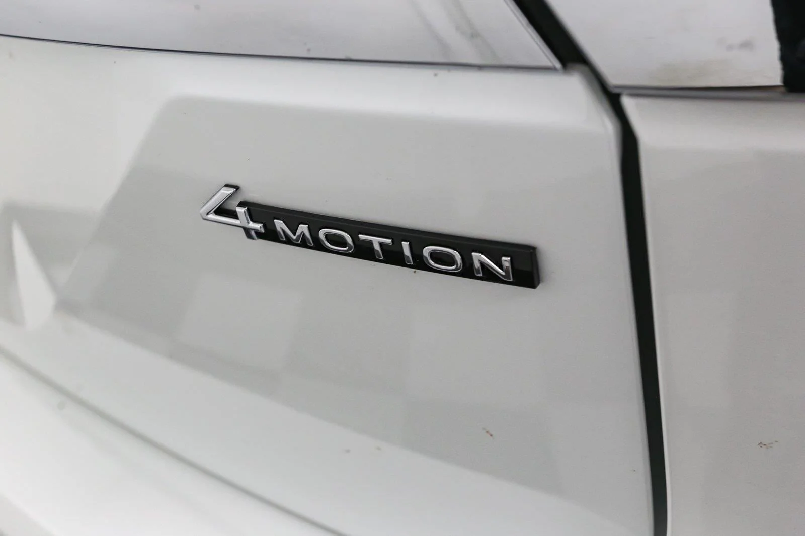 New 2026 Opal White Pearl Volkswagen 2.0T SE image 11
