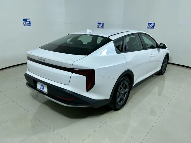New 2026 SNOW WHITE PEARL Kia LXS image 5