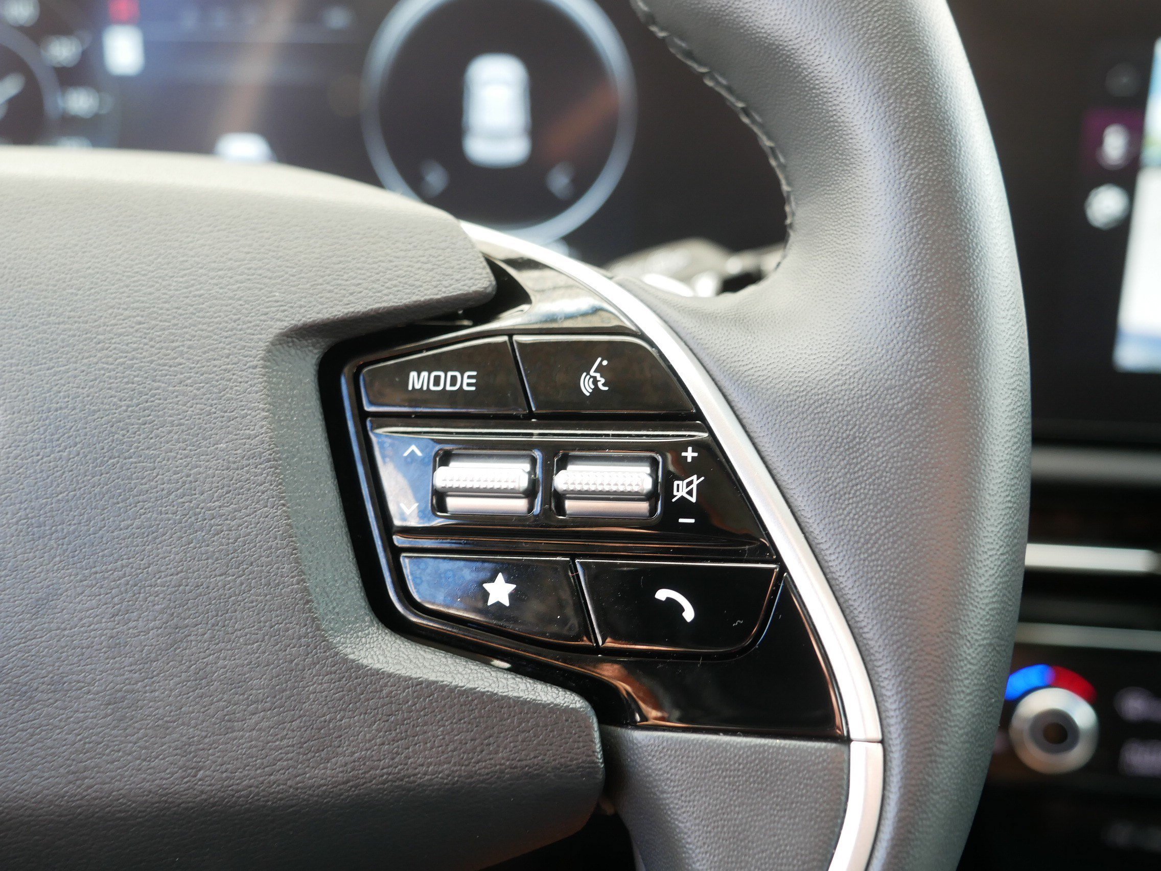 Used 2024 Graphite Gray Kia Wind image 29