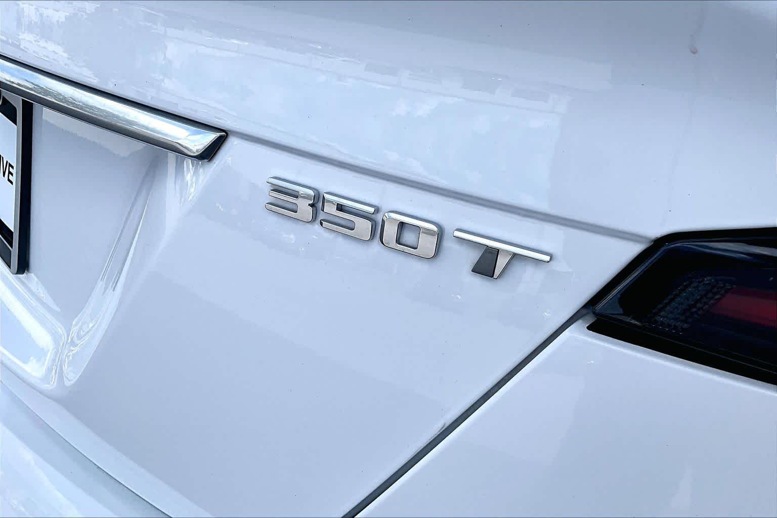 Used 2020 Summit White Cadillac Sport image 10