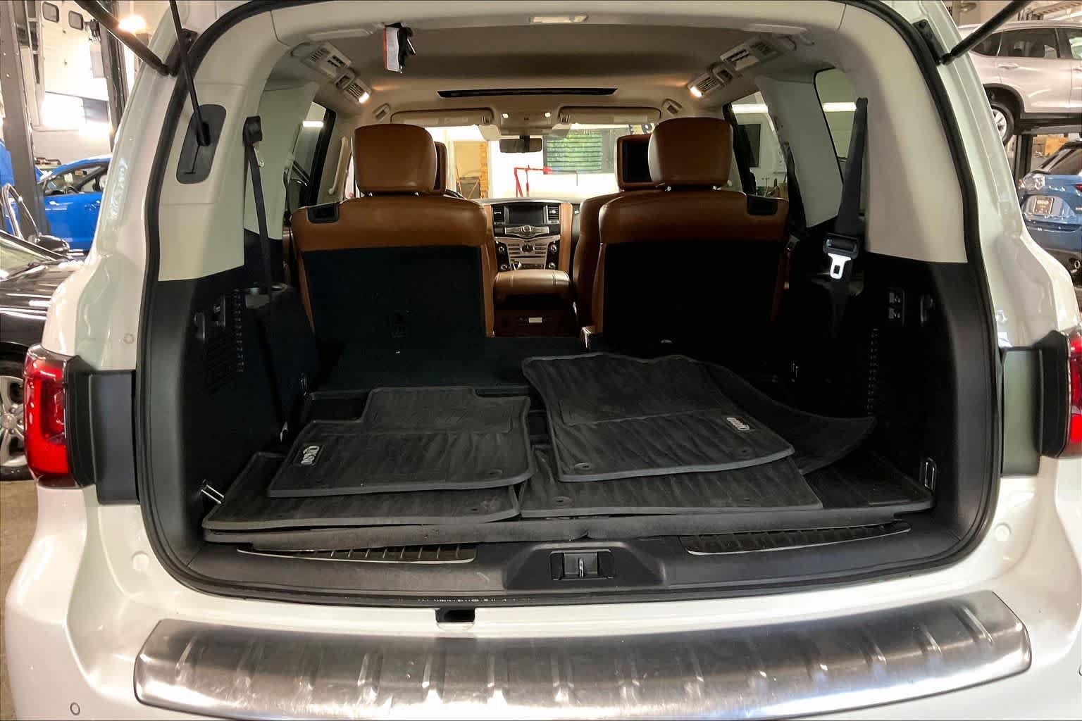 Used 2019 Moonstone White INFINITI LUXE image 35