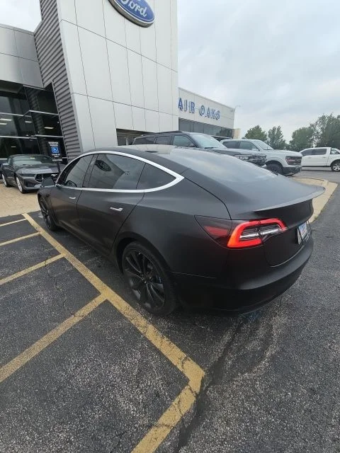 Used 2019 Black Tesla Long Range image 4