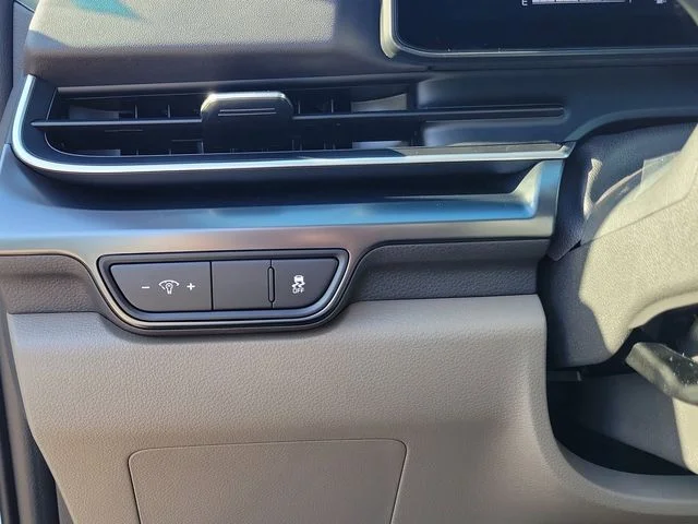 New 2026 Snow White Pearl Kia LXS image 10