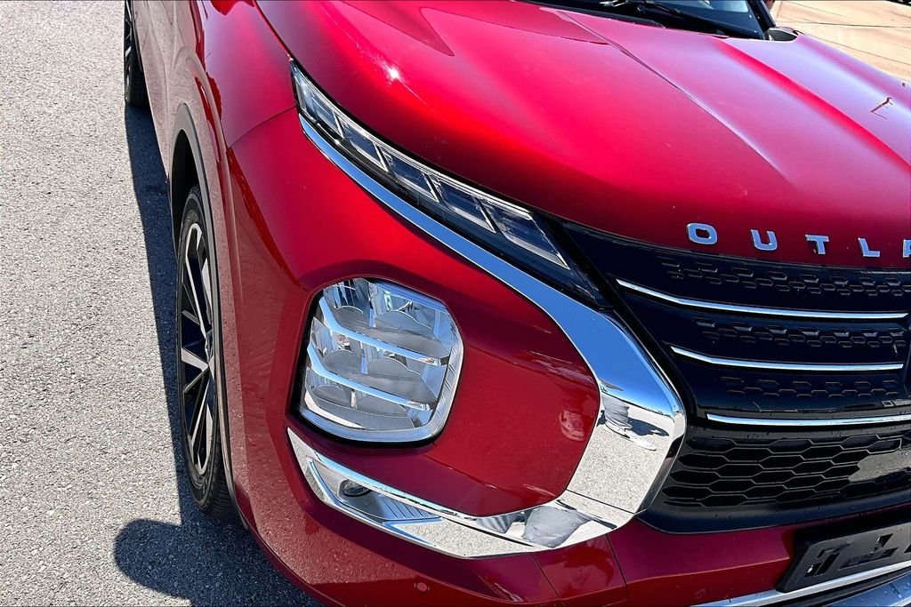 Used 2024 Red Mitsubishi SEL image 28