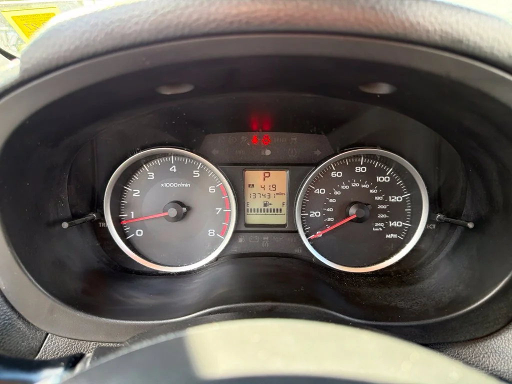 Used 2015 Silver Subaru 2.5i Premium image 28