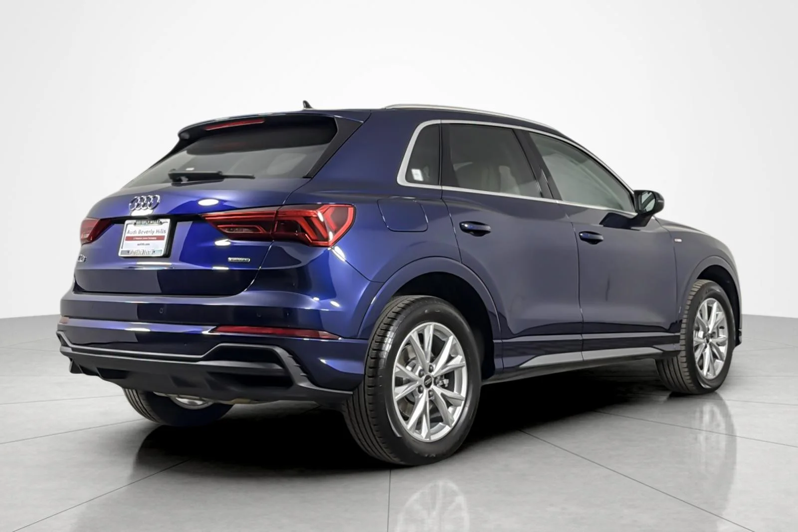 Used 2023 Navarra Blue Metallic Audi S line Premium Plus 45 TFSI quattro image 5
