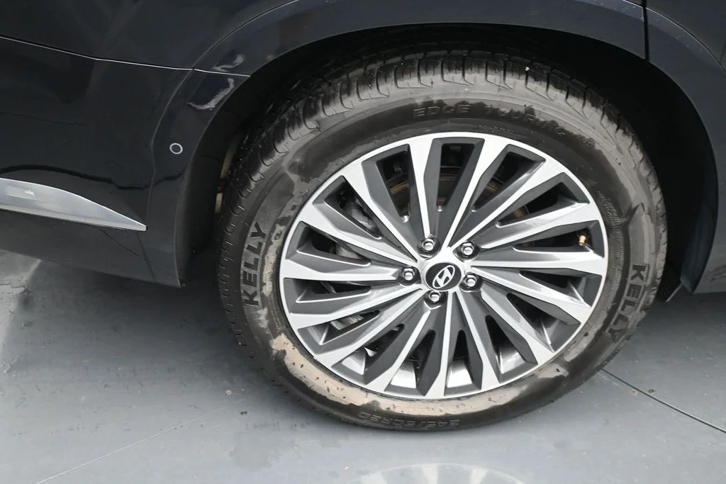 Used 2024 White Hyundai Calligraphy image 9