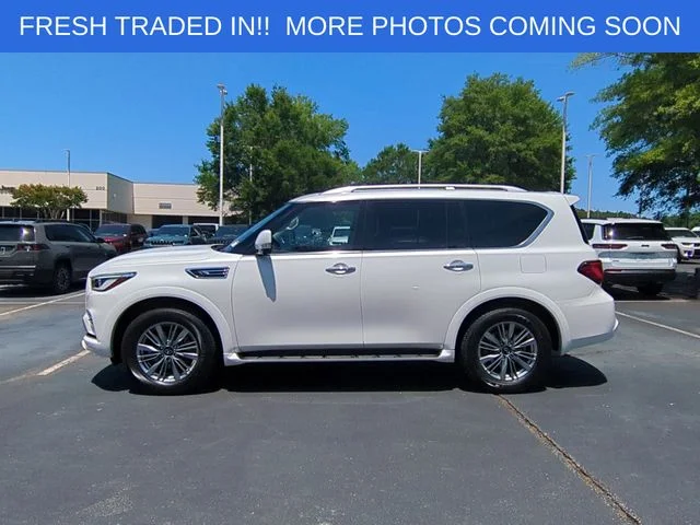 Used 2023 White INFINITI LUXE image 2