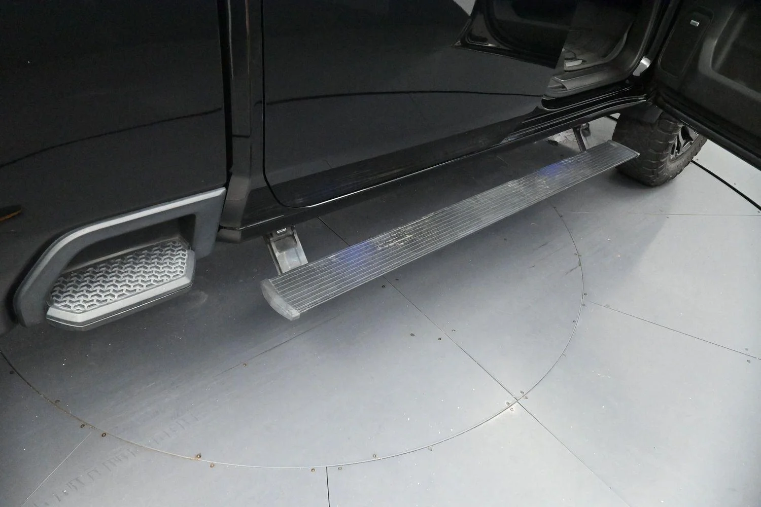 Used 2021 Onyx Black GMC Denali image 9