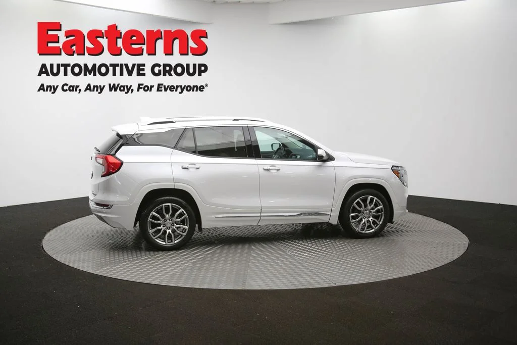 Used 2023 White GMC Denali image 44