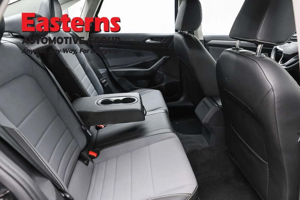 Used 2025 Black Volkswagen 1.5T SE image 22