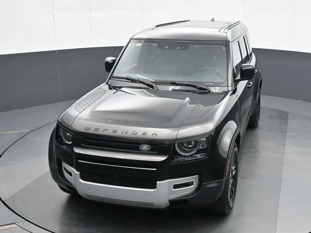 Used 2024 Black Land Rover S image 16