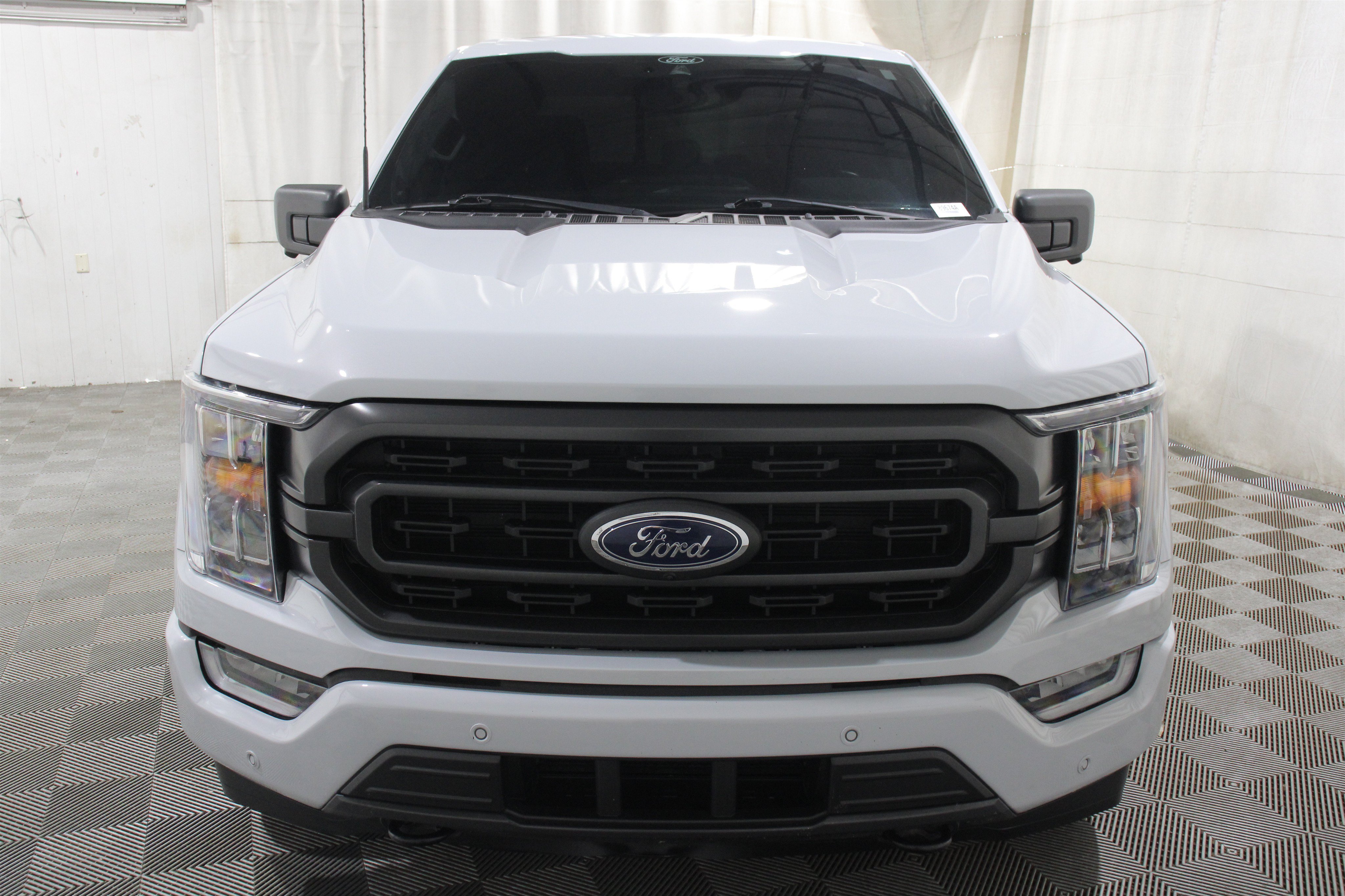 Used 2022 Space White Metallic Ford XLT image 30