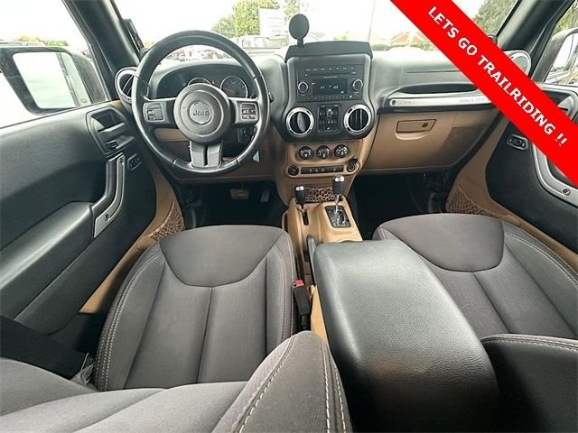 Used 2014 Gray Jeep Unlimited Sahara image 21