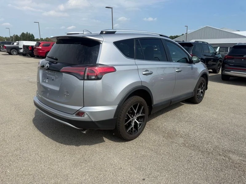 Used 2016 Silver Toyota SE image 17