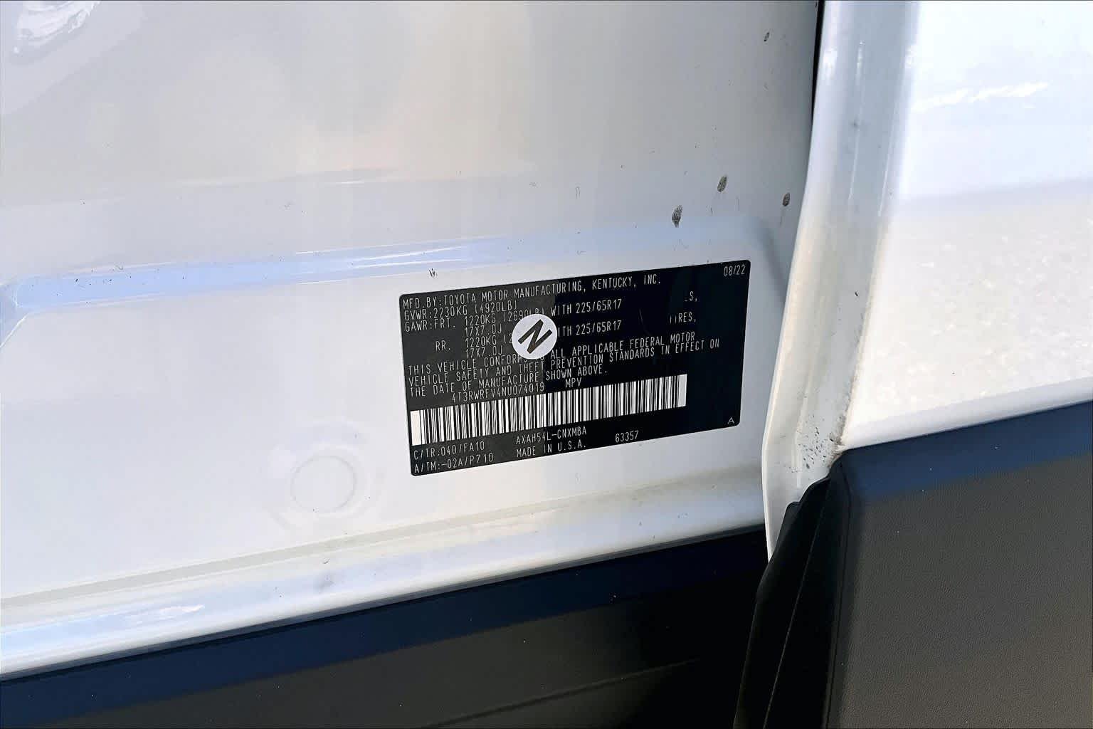 Used 2022 White Toyota Hybrid XLE image 36