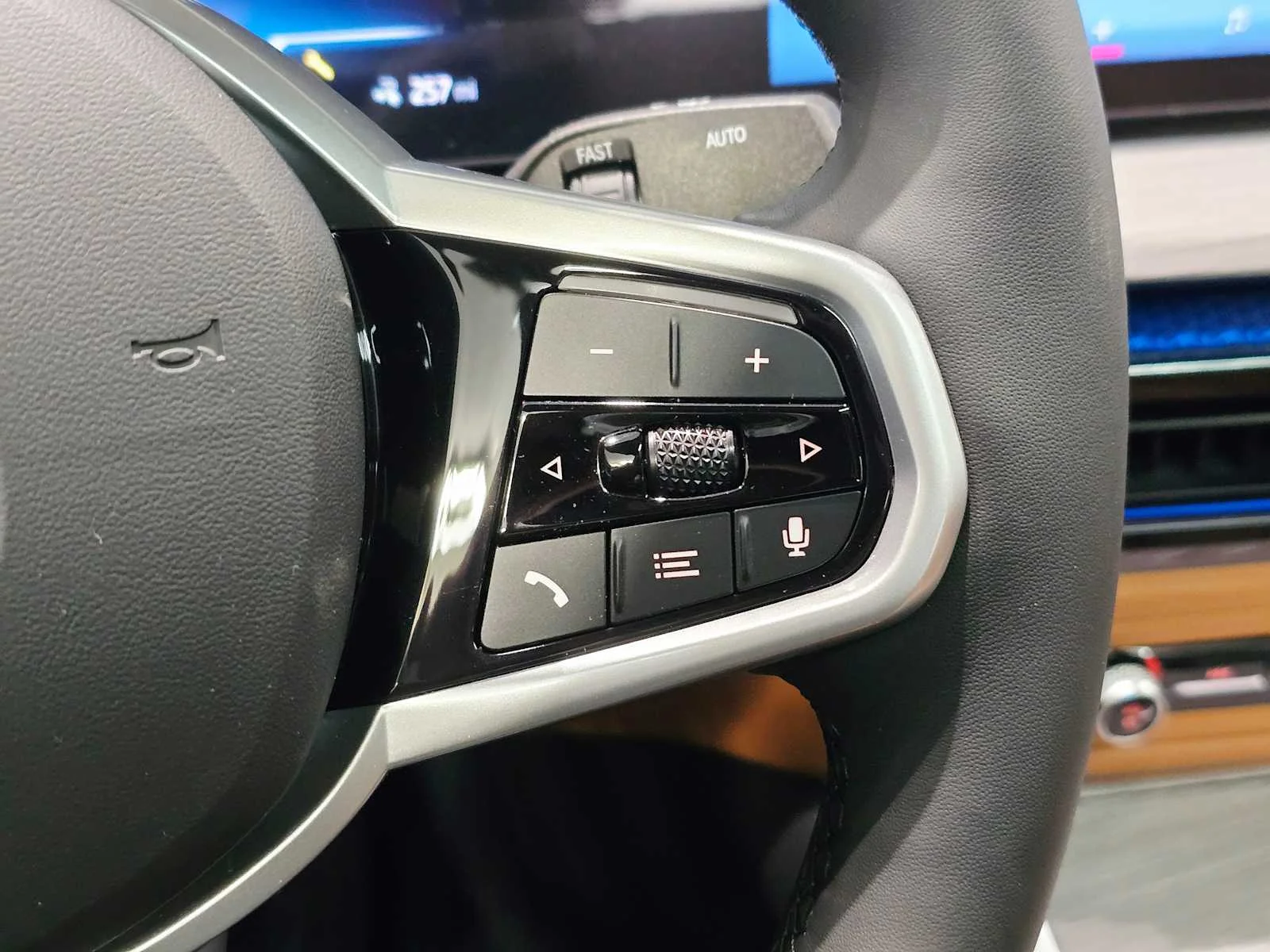 New 2026 Black Sapphire Metallic BMW xDrive40 image 19