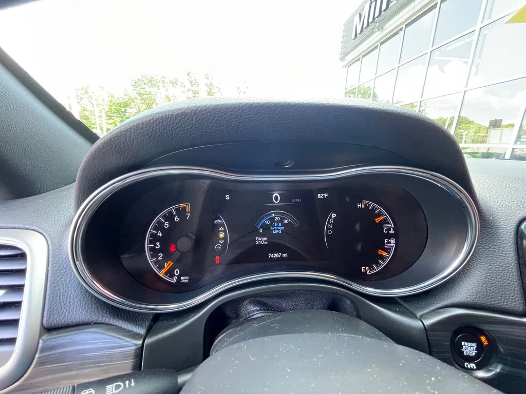 Used 2022 White Jeep Laredo X image 27