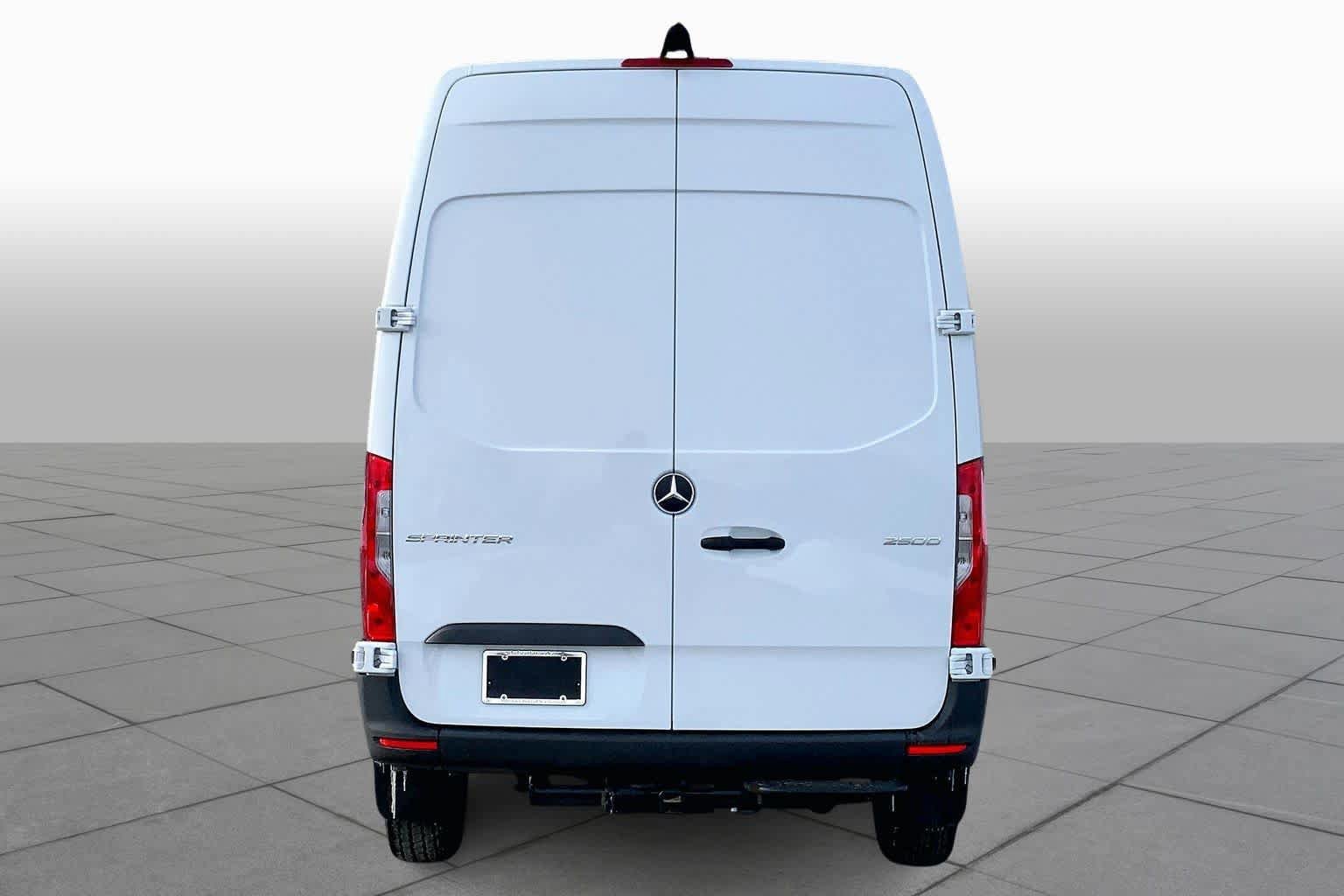 New 2026 Arctic White Mercedes-Benz  image 4