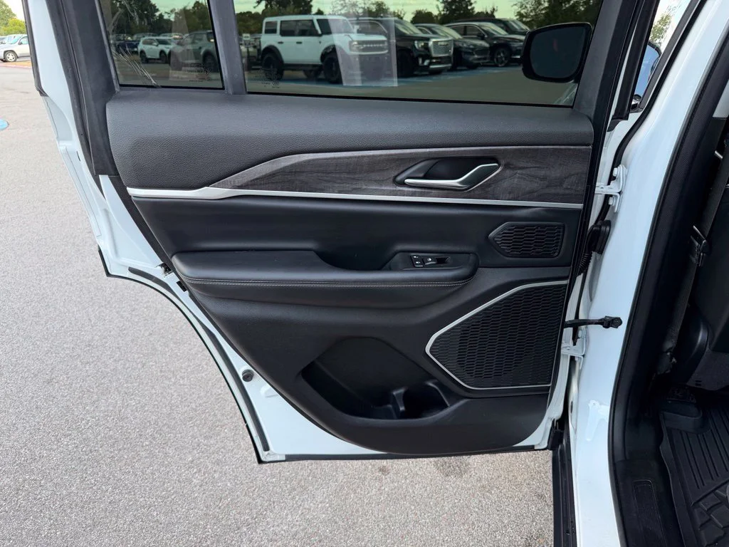 Used 2022 White Jeep Limited image 19