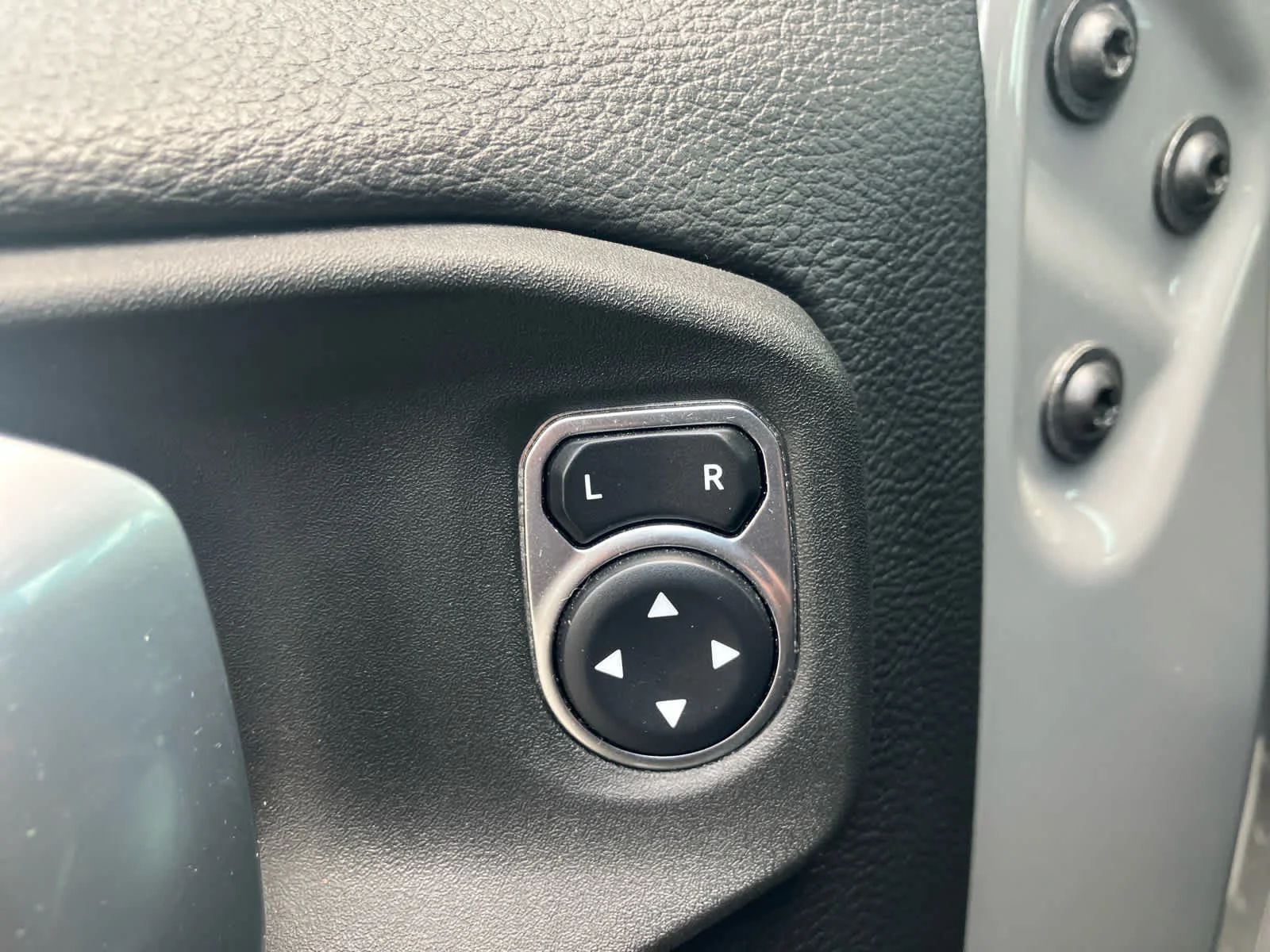 Used 2022 Sting-Gray Clearcoat Jeep Rubicon image 13