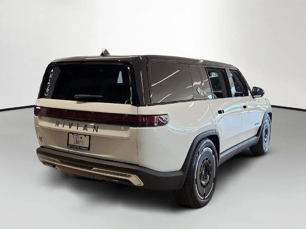 Used 2025  Rivian Adventure Dual Motor Max Pack image 7