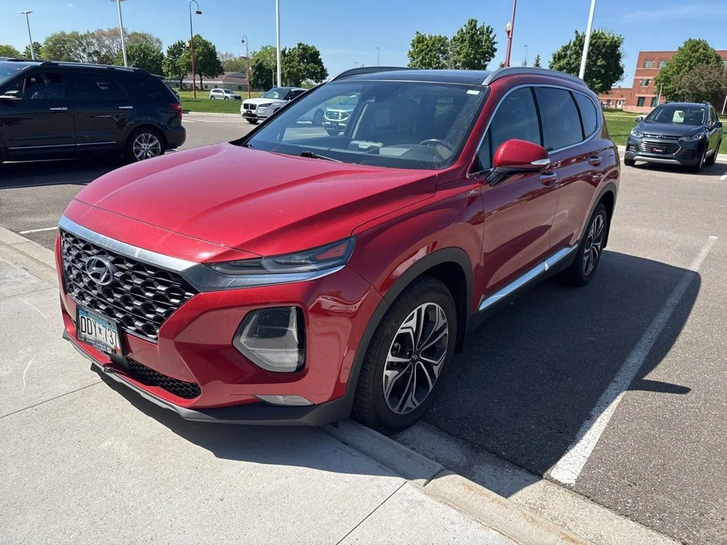 Used 2019 Red Hyundai Ultimate image 4