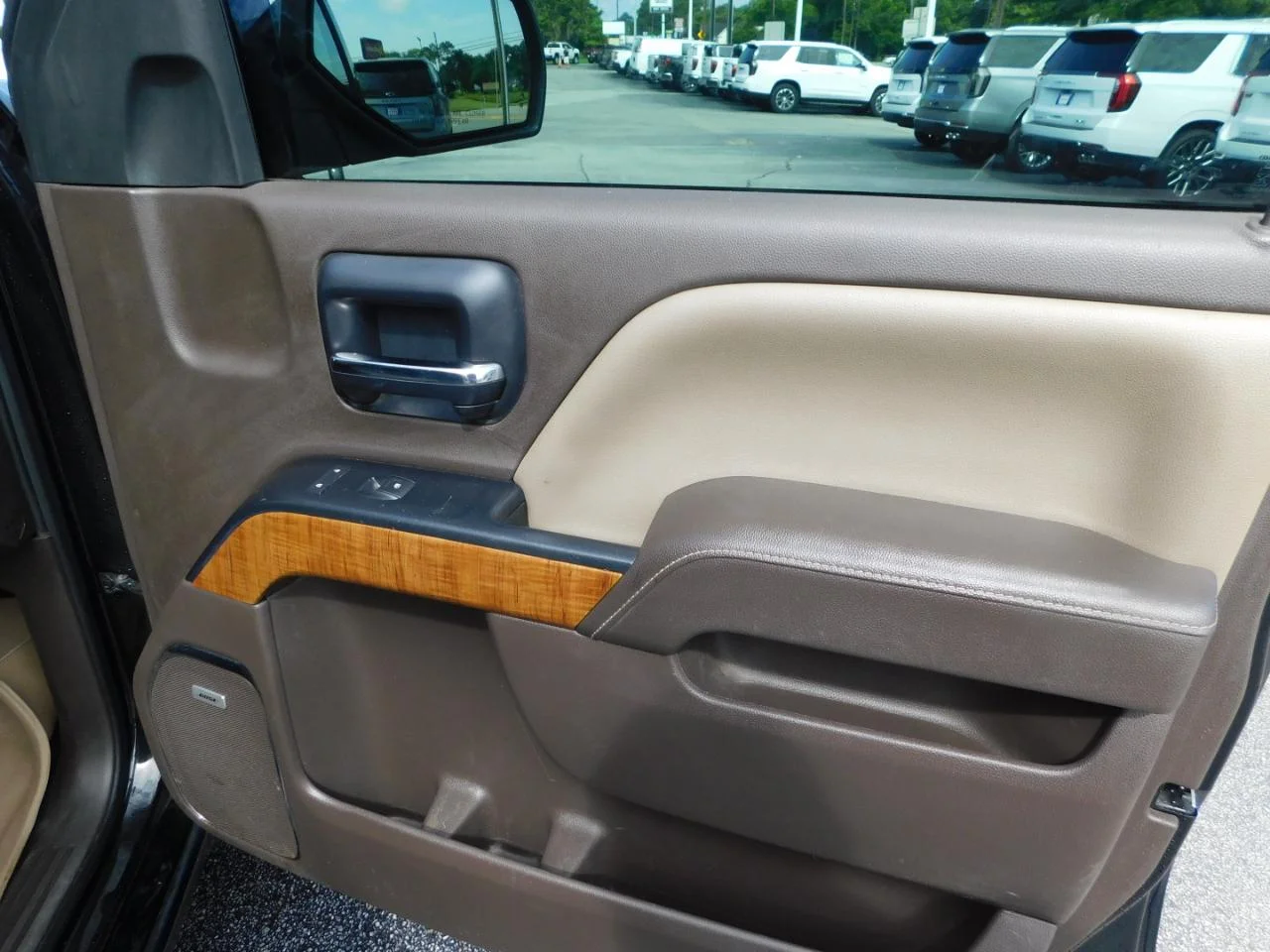 Used 2014 Black GMC 4WD Crew Cab 143.5 in SLT image 17