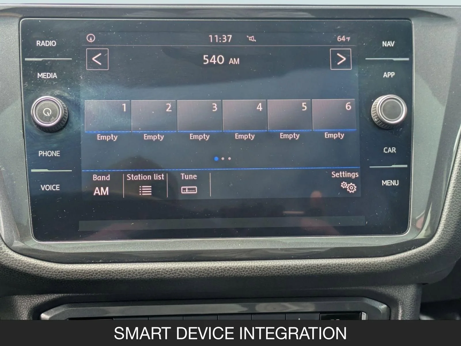 Used 2019 Platinum Gray Metallic Volkswagen SE image 22