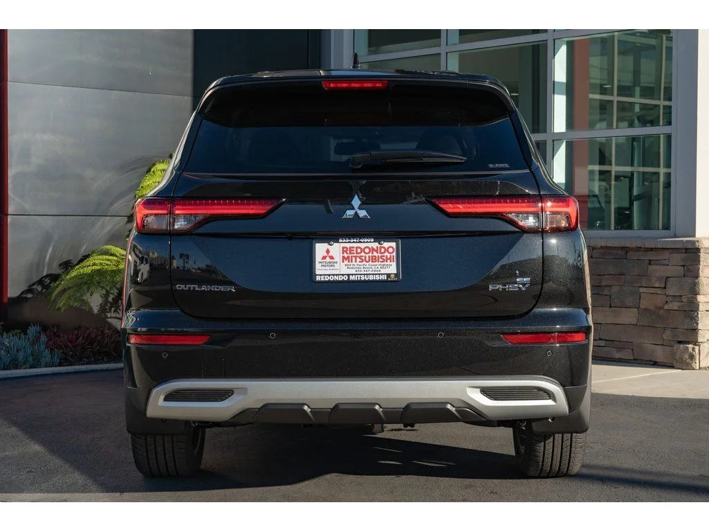 2025 Mitsubishi Outlander Plug-in Hybrid SE - Photo 7