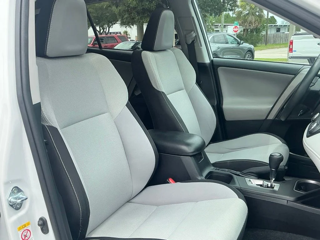 Used 2017 White Toyota XLE image 24