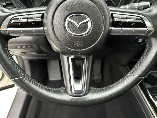 Used 2021 White Mazda Preferred image 14