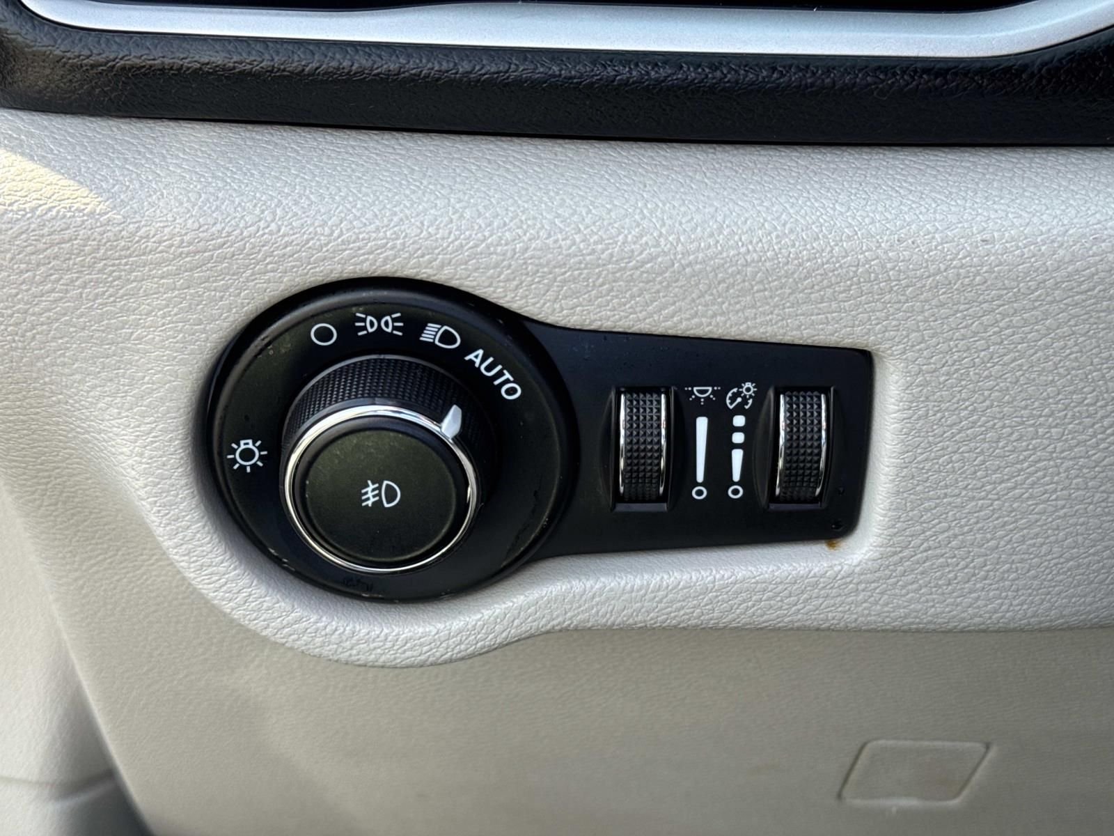 2023 Chrysler Pacifica Touring L - Photo 22