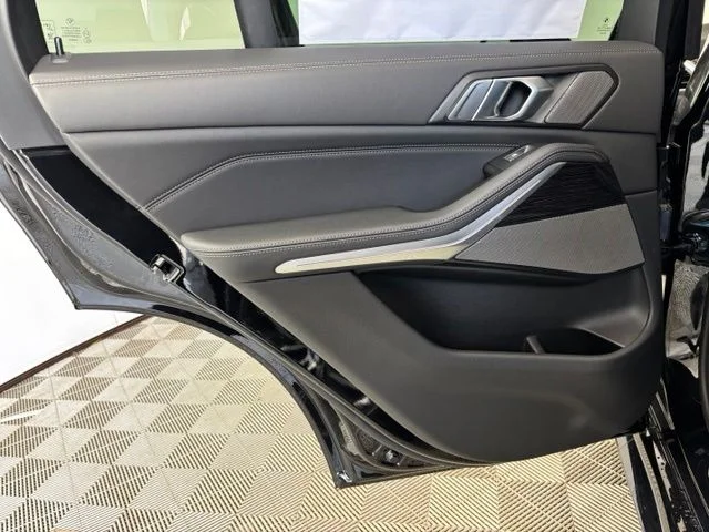 New 2026 Black Sapphire Metallic BMW xDrive40i image 15