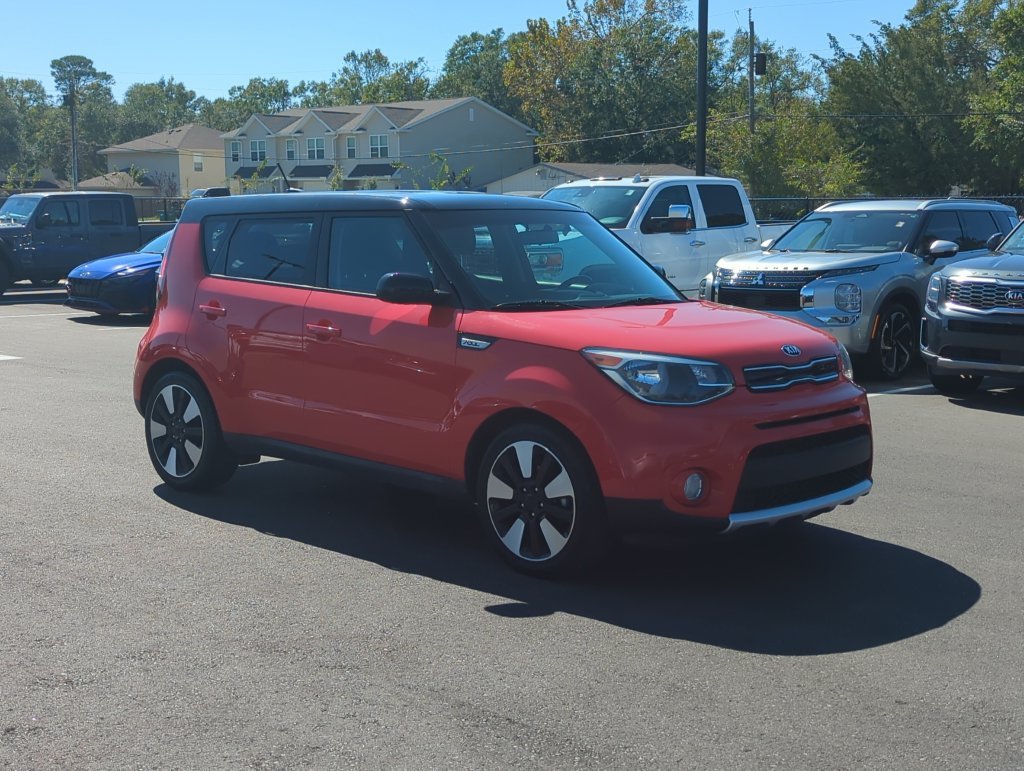 Used 2017 Red Kia Plus image 9