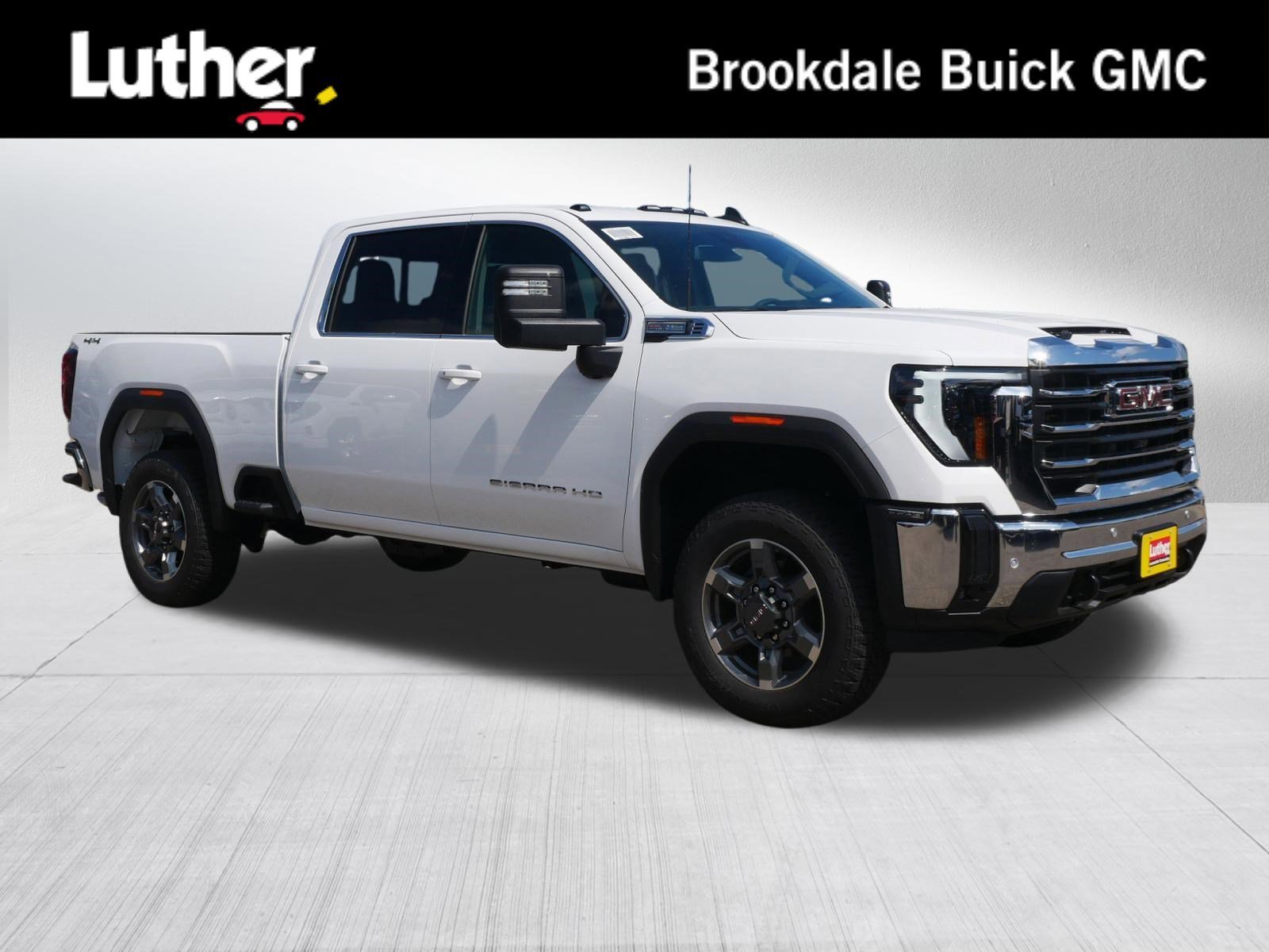 New 2026 Summit White GMC SLE image 1