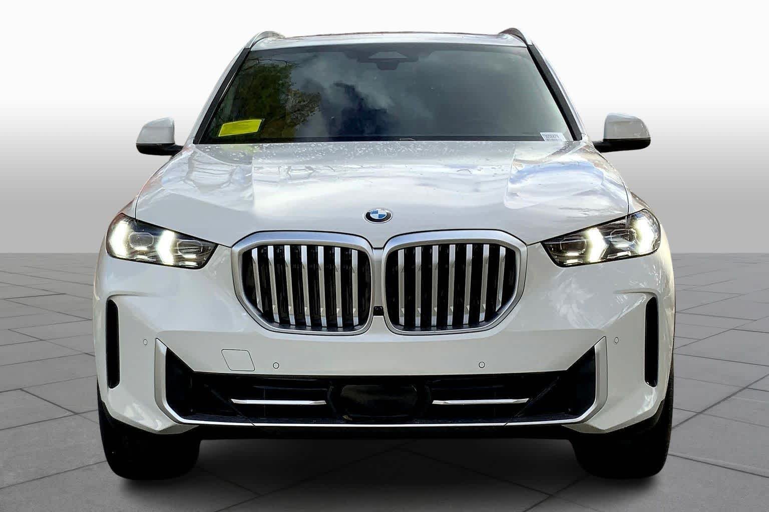 Used 2026 Alpine White BMW xDrive40i image 3