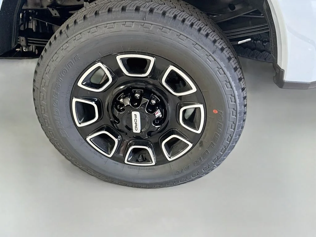 New 2026 Glacier Gray Metallic Tri-Coat Ford F-250® Platinum® image 33