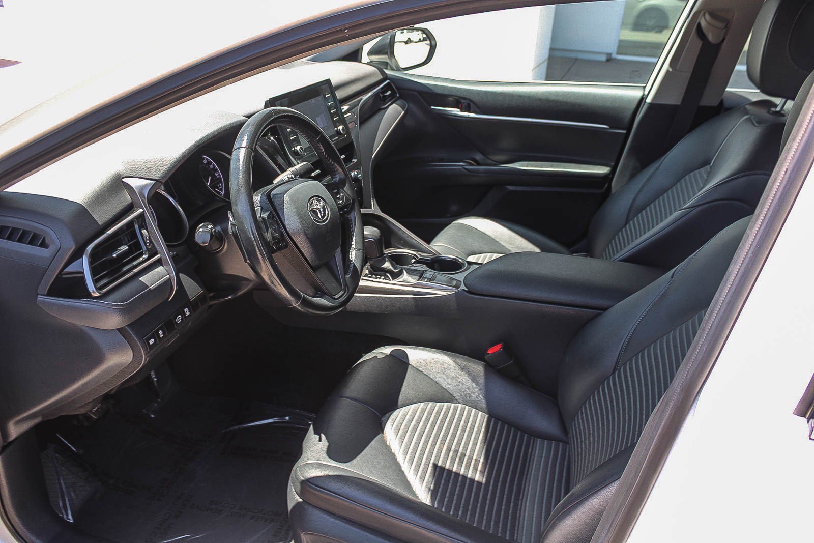 Certified Used 2023 Ice Toyota SE image 16