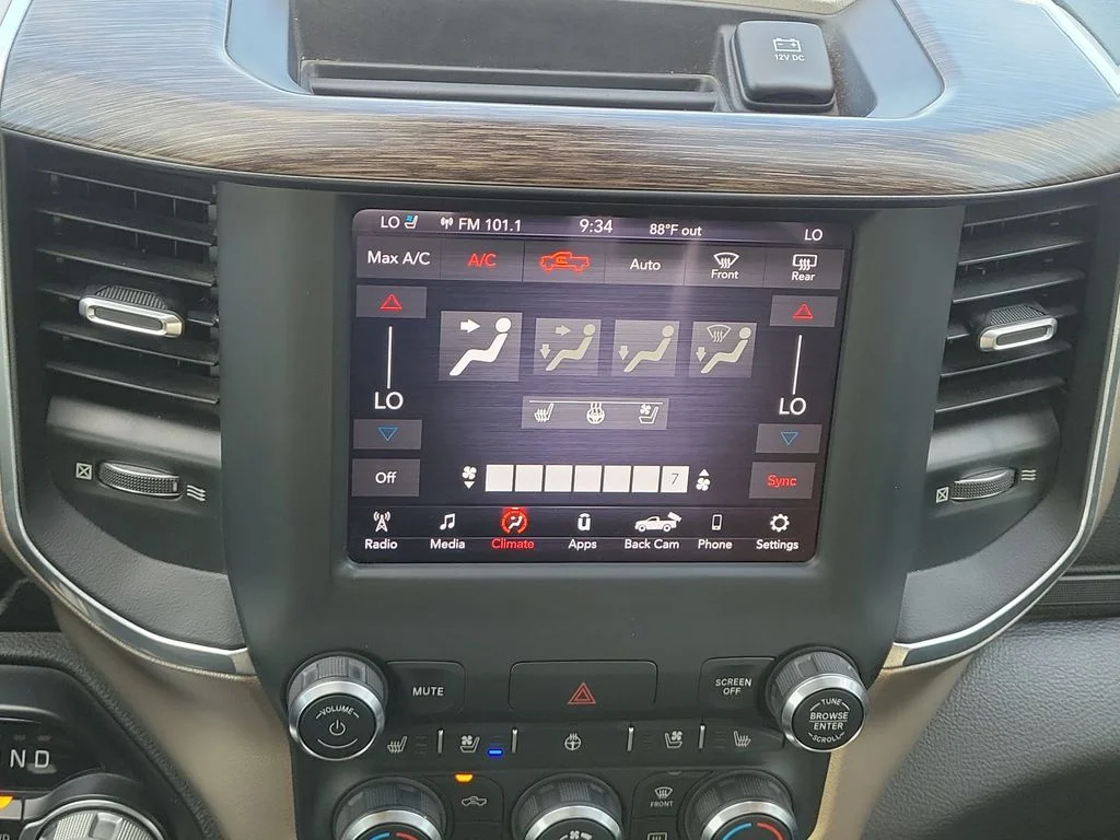 Used 2020 Billet Silver Metallic Ram Laramie image 18