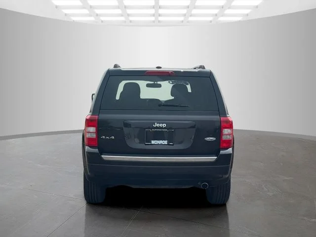 Certified Used 2016 Black Jeep Latitude image 6
