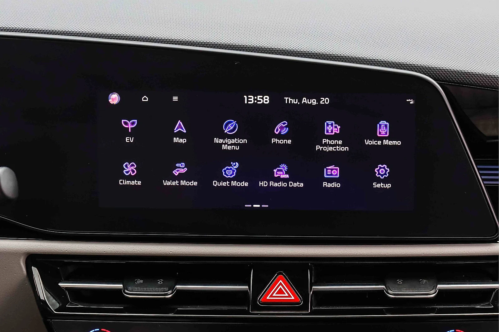 Certified Used 2025 Snow White Pearl Kia Wave image 11