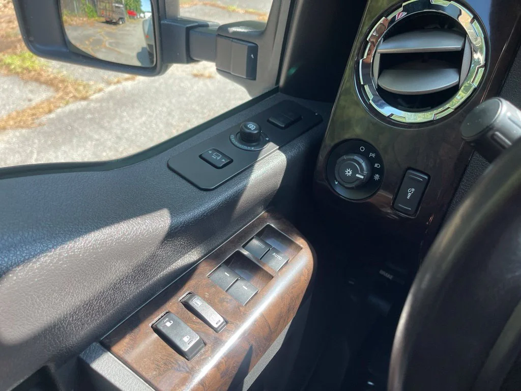Used 2016 Silver Ford Platinum image 23