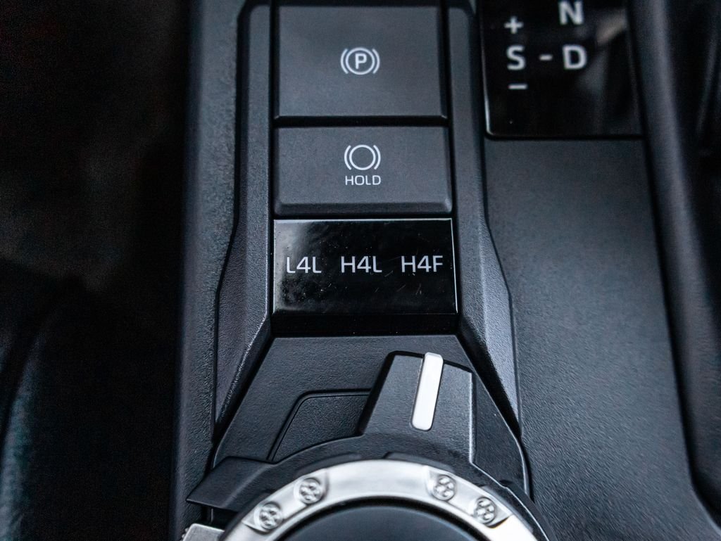 Used 2026  Toyota Platinum image 33