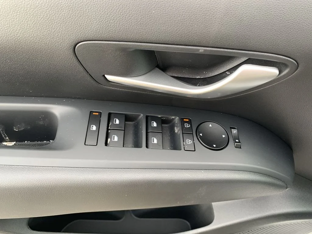 New 2026 White Hyundai SE image 13