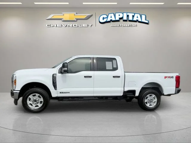 Used 2025  Ford XL image 2