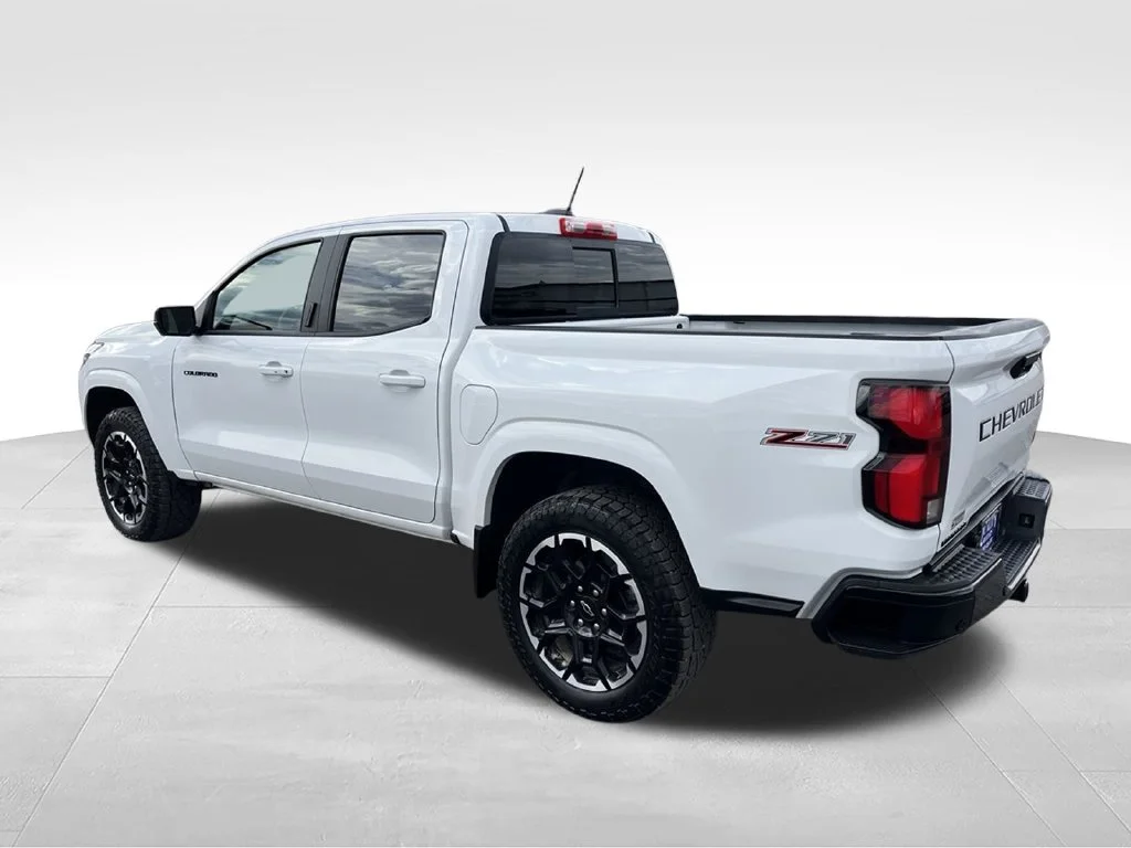 Used 2026 White Chevrolet Z71 image 7
