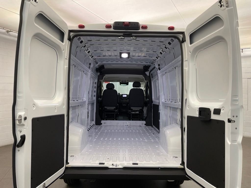 New 2026 Bright White Clear-Coat Exterior Paint RAM High Roof image 6