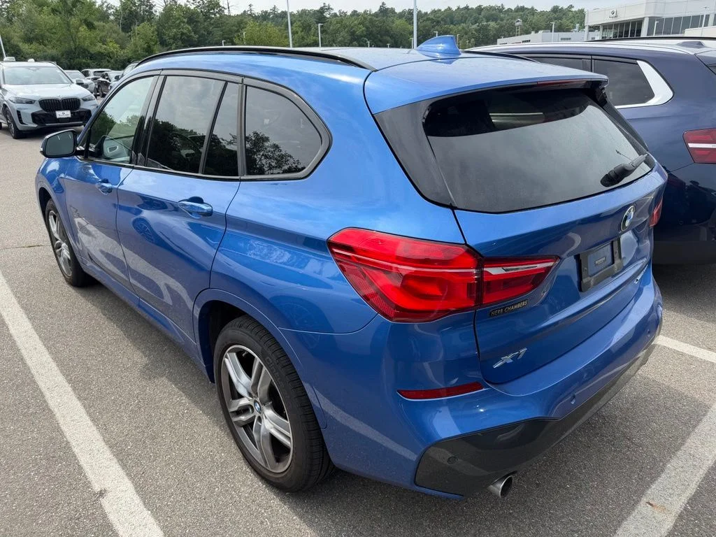 Used 2019 Blue BMW xDrive28i image 3